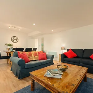  Apartment Heart Of Edinburgh's Historic Old Town - Blair Street United Kingdom